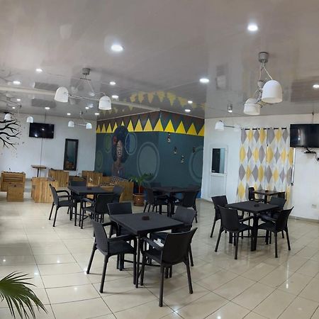 Sky Inn Hotel Freetown Kültér fotó