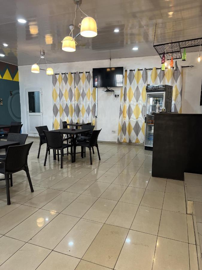 Sky Inn Hotel Freetown Kültér fotó
