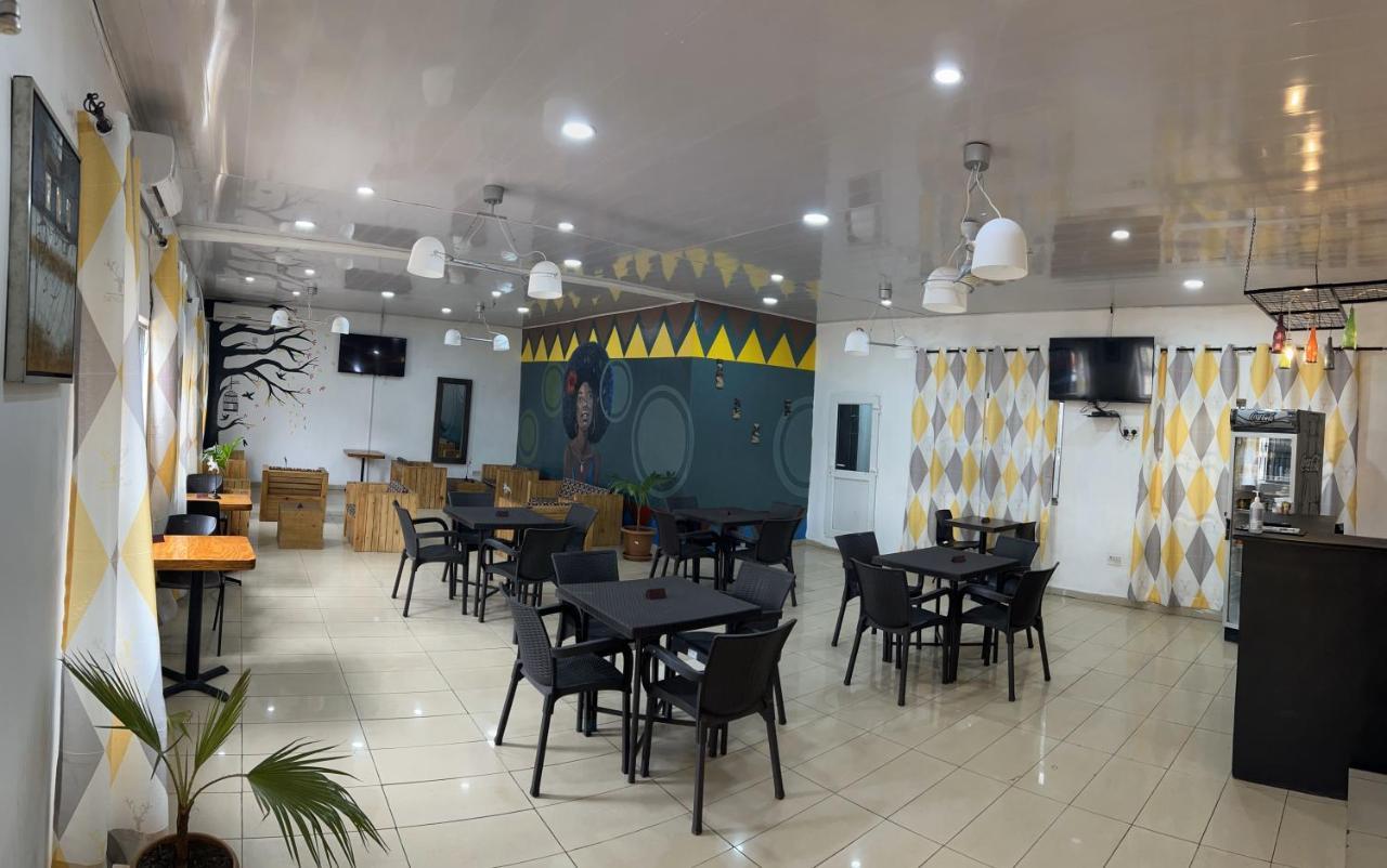 Sky Inn Hotel Freetown Kültér fotó