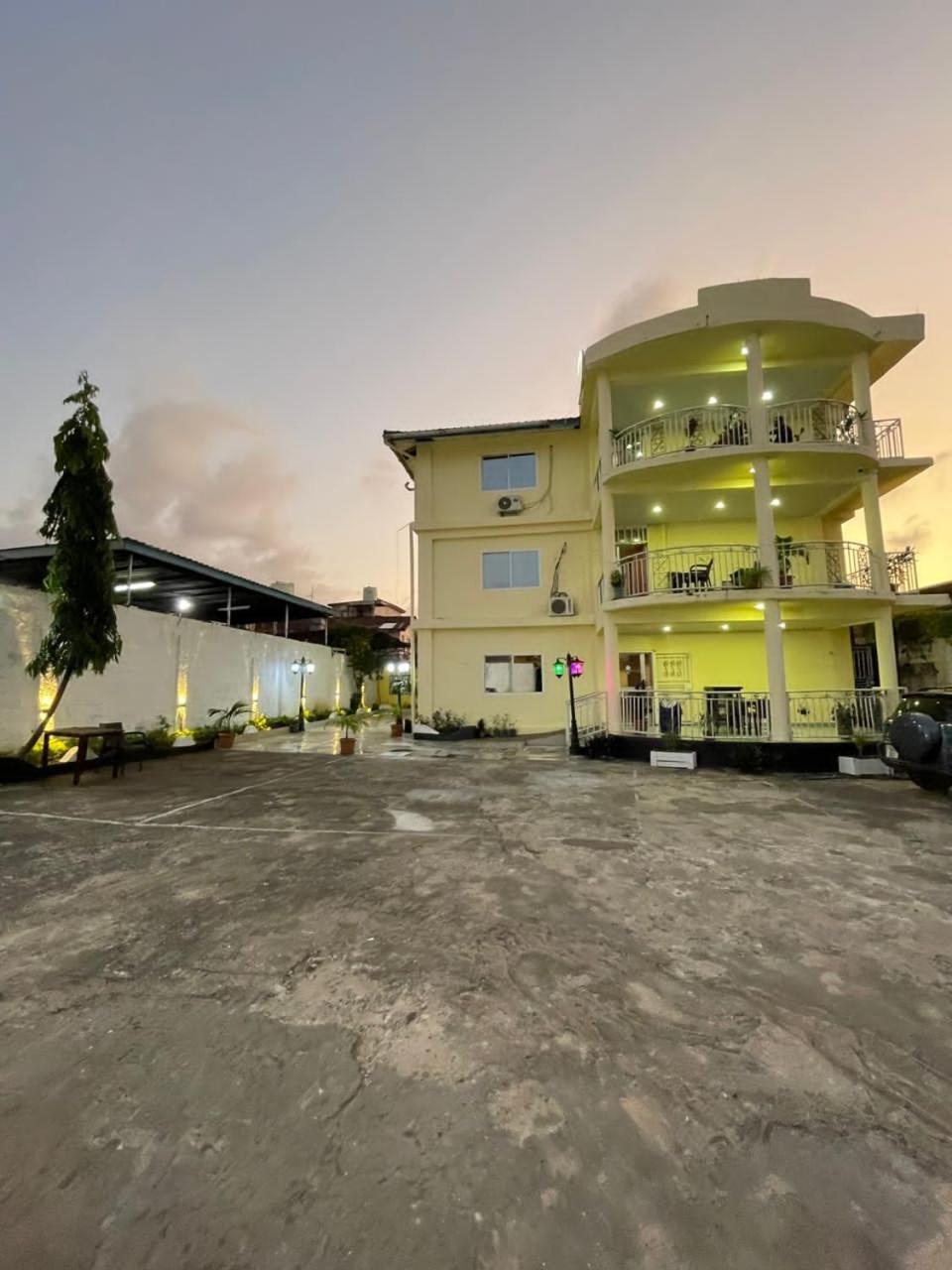 Sky Inn Hotel Freetown Kültér fotó