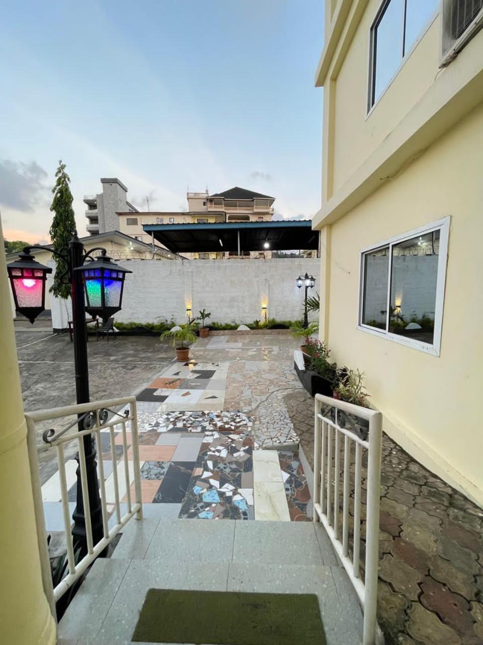 Sky Inn Hotel Freetown Kültér fotó